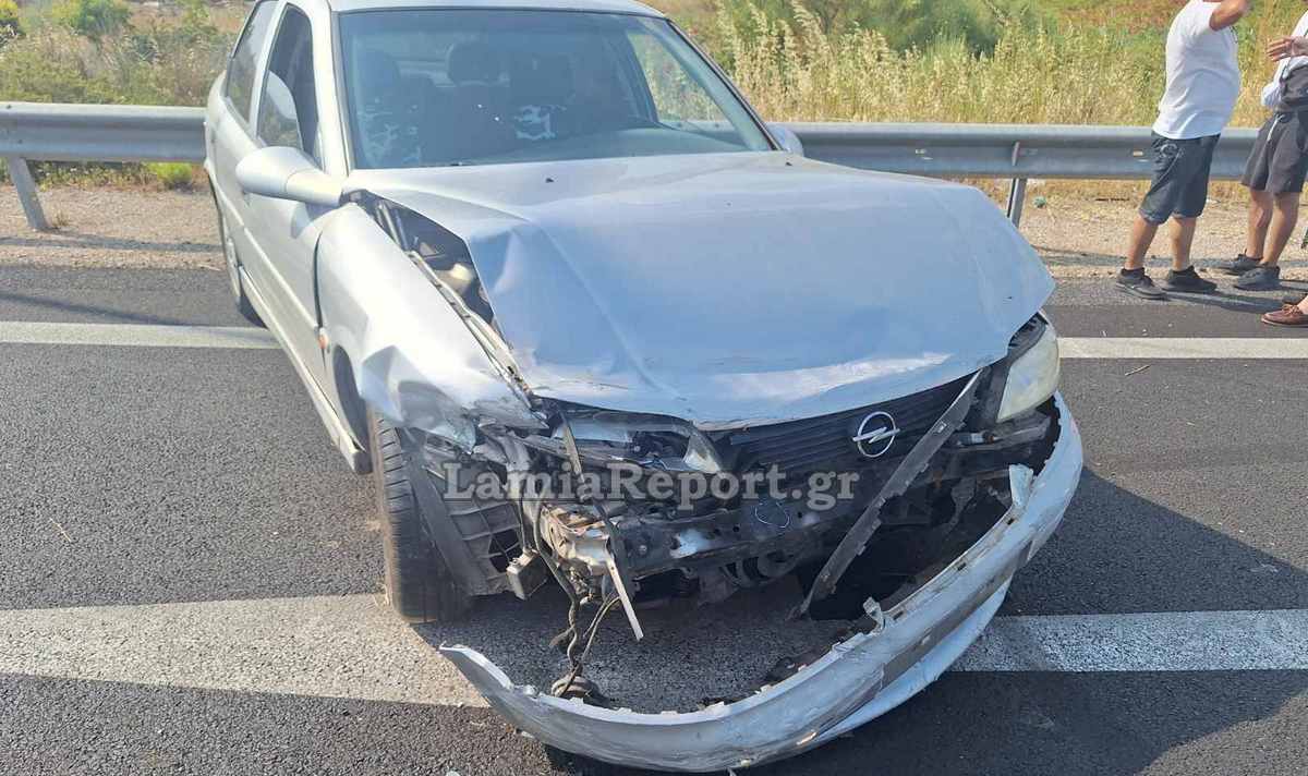 Εκτροπή αυτοκινήτου στην εθνική οδό στην είσοδο για Λαμία (ΦΩΤΟ)