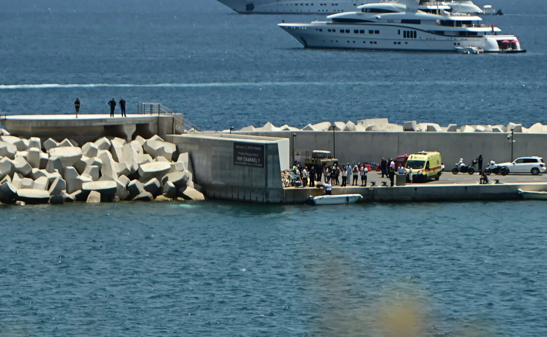 Μαρίνα Βουλιαγμένης: Ελεύθερος ο πιλότος του ελικοπτέρου – Εισαγγελική έρευνα για τα αίτια της πτώσης