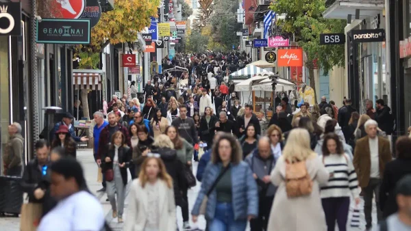 Τι αλλάζει στη φορολογία των νέων:  «Αποταμίευση» φόρων για όσους είναι έως 30 ετών - Δείτε παραδείγματα