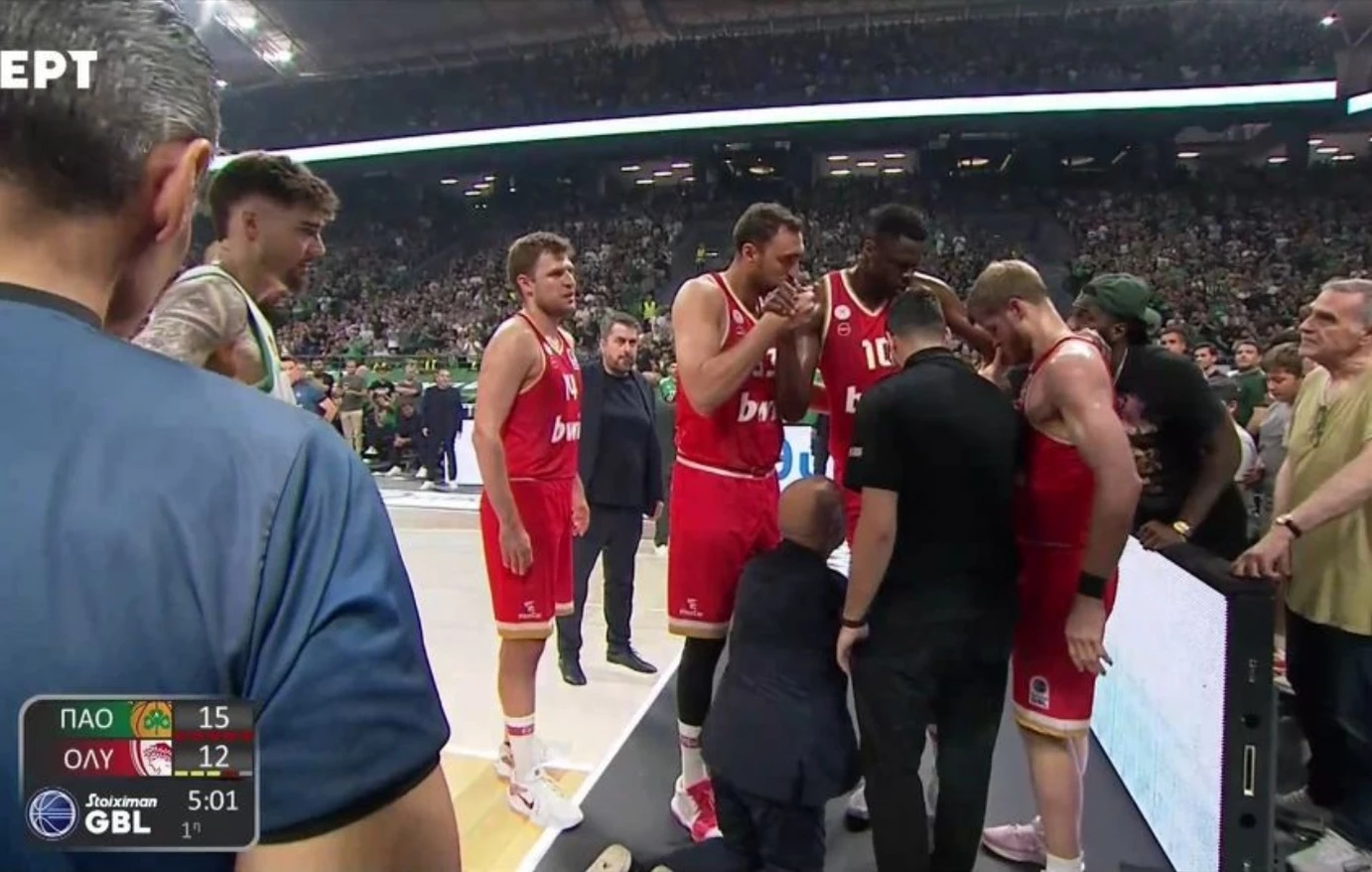 Παναθηναϊκός – Ολυμπιακός: Όλο το ΟΑΚΑ χειροκρότησε τον Φαλ όταν τραυματίστηκε