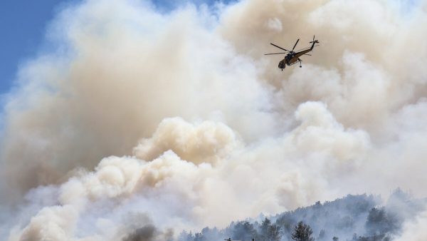 Φωτιά στην Χίο: Σε κατάσταση έκτακτης ανάγκης το νησί από την πύρινη λαίλαπα – Νέο μήνυμα του 112 για εκκένωση 4 περιοχών