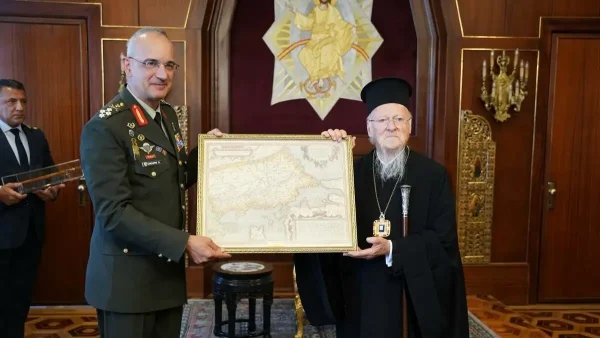 Η αντίδραση των Τούρκων για το δώρο του αρχηγού ΓΕΕΘΑ στον Πατριάρχη Βαρθολομαίο