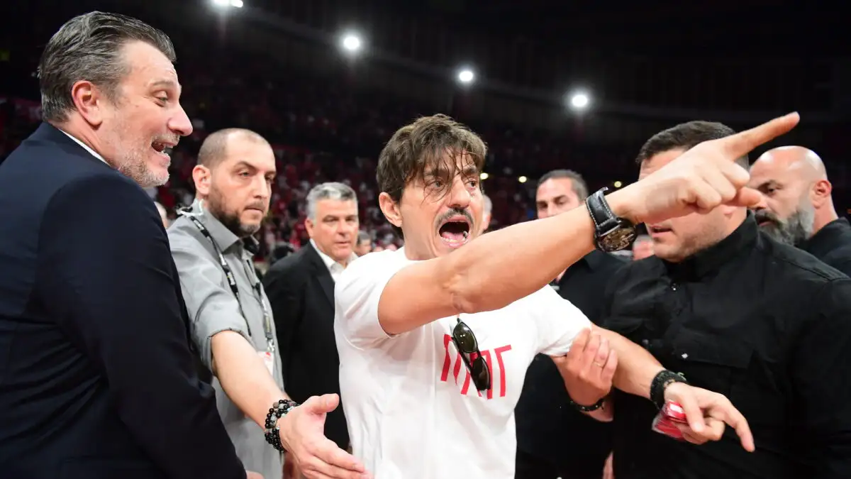 Ολυμπιακός – Παναθηναϊκός: Μηδενική ανοχή από την κυβέρνηση μετά τα απαράδεκτα σκηνικά στο ΣΕΦ – Έρχονται ανακοινώσεις Μαρινάκη