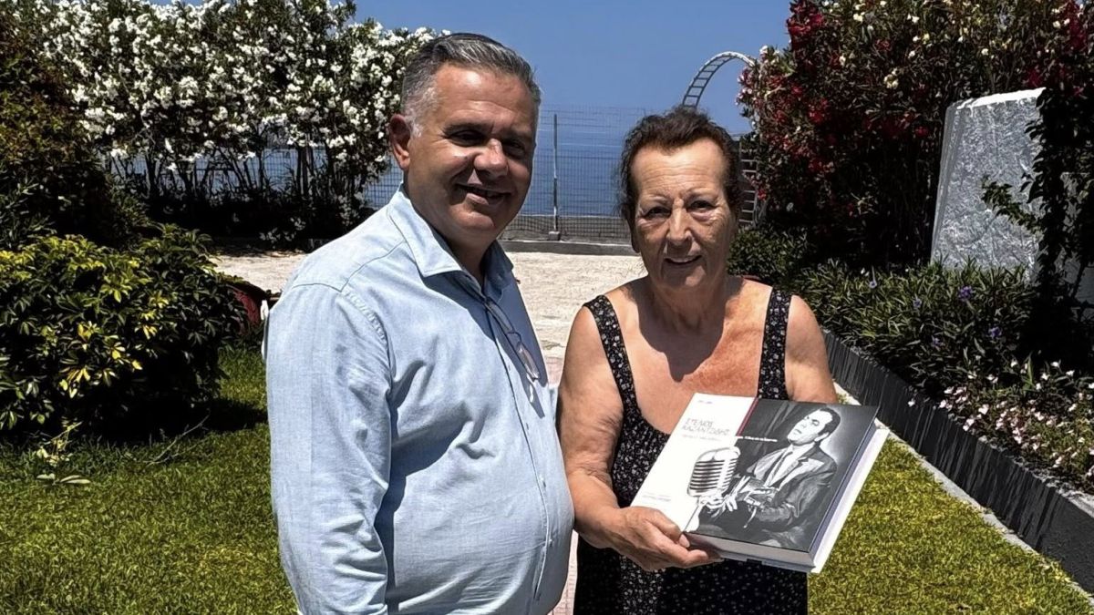 Ο Ηλίας Κυρμανίδης στο σπίτι του Στέλιου Καζαντζίδη - «Στο άβατο ενός μύθου»