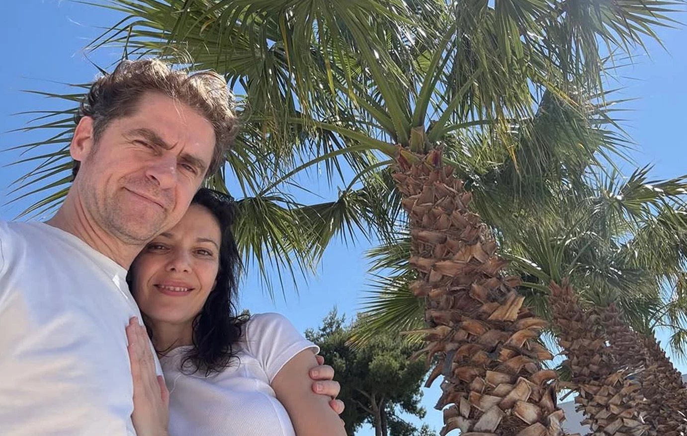 Δημήτρης Λάλος – Μαριλίτα Λαμπροπούλου: Ποζάρουν για πρώτη φορά αγκαλιά