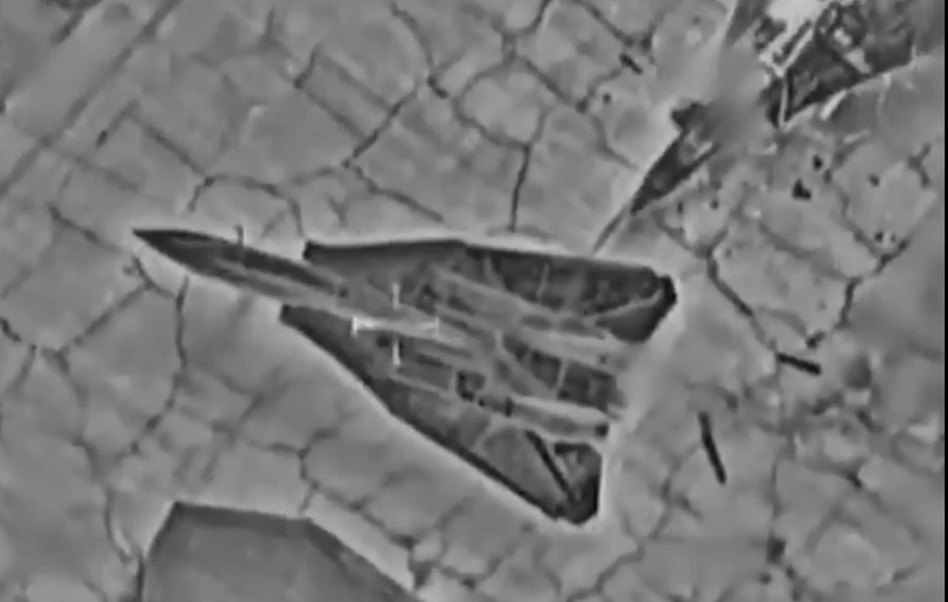 Το Ισραήλ κατέστρεψε τα δύο τελευταία ιρανικά F-14 σε αεροδρόμιο της Τεχεράνης