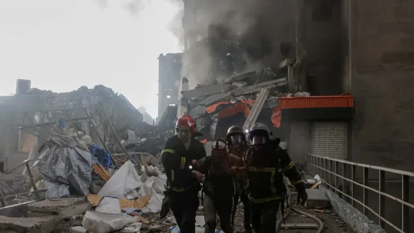 Η Ουκρανία φλέγεται: Η Ρωσία βομβάρδισε το Χάρκοβο με 206 drones και 9 πυραύλους – Συγκλονιστικά βίντεο από τις φονικές εκρήξεις