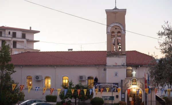 Λαμία: Εισέβαλε στο Ιερό Εκκλησίας βρίζοντας γιατί τον ξύπνησαν οι καμπάνες!