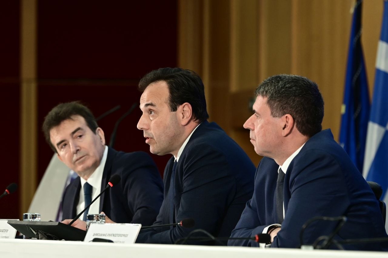 Παπαστεργίου-Χρυσοχοΐδης παρουσίασαν τη διαδικασία έκδοσης Προσωπικού Αριθμού -«Σημαντική καινοτομία», τα βασικά στοιχεία