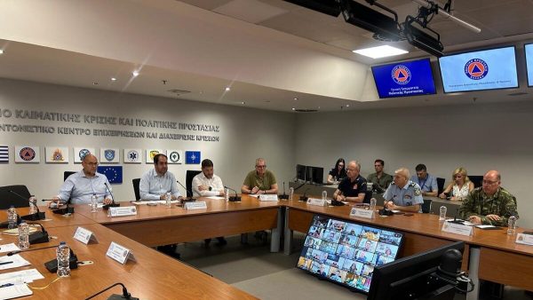 Συναγερμός για τον καύσωνα: Θα κλείσουν ακόμη και πάρκα – Όλα όσα αποφασίστηκαν στην διυπουργική συντονιστική σύσκεψη