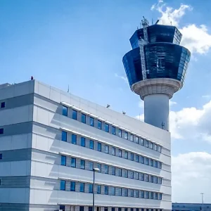 Ελεγκτές Εναέριας Κυκλοφορίας: Νέα απώλεια επικοινωνίας στις πτήσεις – Με ένα ραντάρ αντί για τρία το «Ελευθέριος Βενιζέλος»