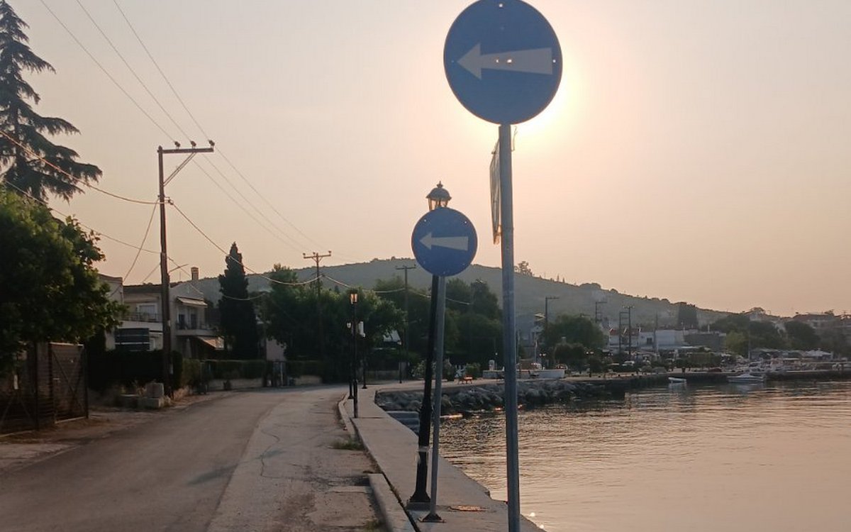 Καλοκαιρινές κυκλοφοριακές ρυθμίσεις στην παραλία Ραχών