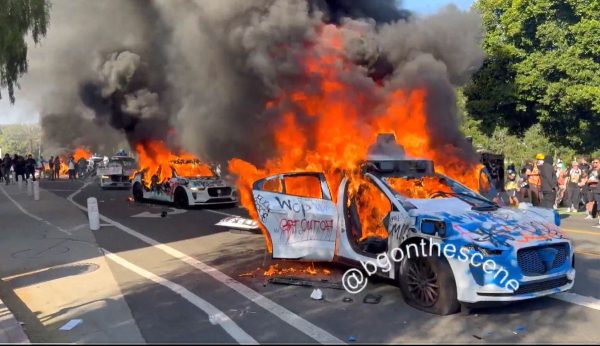 Ο Ντόναλντ Τραμπ κατεβάζει τον στρατό στο Λος Άντζελες – «Είναι διεστραμμένος δικτάτορας» απαντά ο κυβερνήτης της Καλιφόρνια