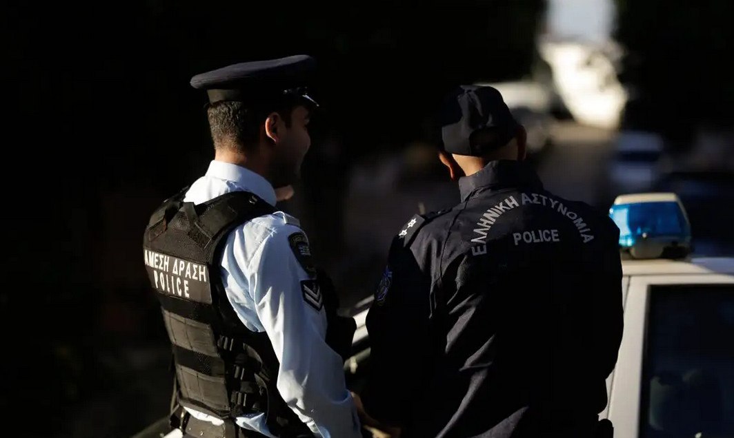 Επιχείρηση της ΕΛΑΣ για κύκλωμα με παράνομες επιστροφές ΦΠΑ άνω των 5 εκατ. ευρώ - 17 συλλήψεις, κατασχέθηκε μισό εκατομμύριο σε μετρητά