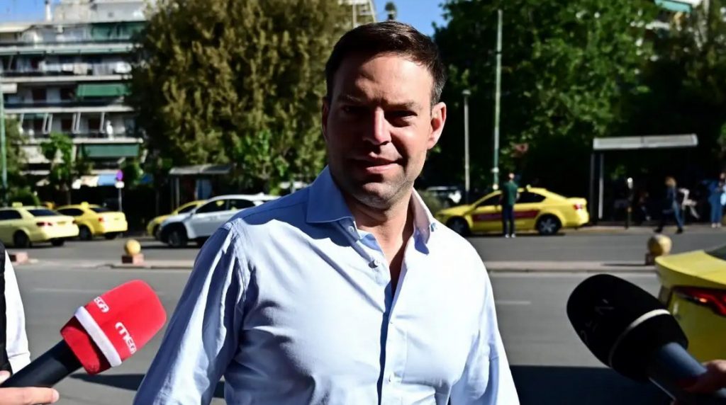 Ο Στέφανος Κασσελάκης συγκαλεί έκτακτο συνέδριο για την τύχη του Κινήματος Δημοκρατίας – Στον «αέρα» το κόμμα