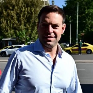 Ο Στέφανος Κασσελάκης συγκαλεί έκτακτο συνέδριο για την τύχη του Κινήματος Δημοκρατίας – Στον «αέρα» το κόμμα