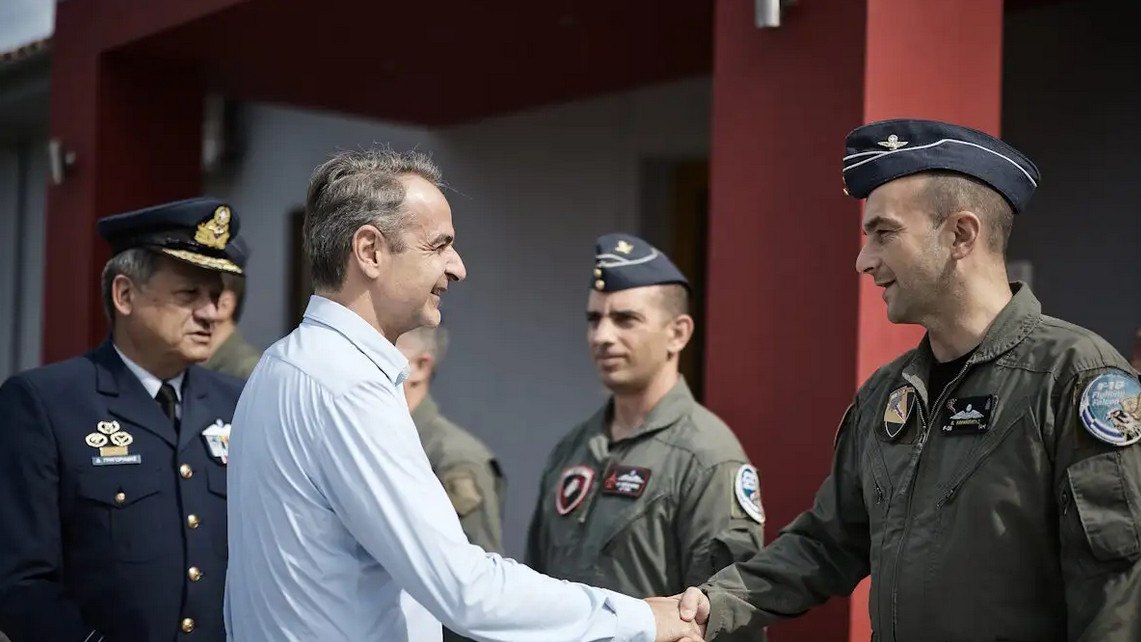 Νέα Αγχίαλος: Ο Κυρ. Μητσοτάκης στα «γεράκια» της 111ης Πτέρυγας Μάχης