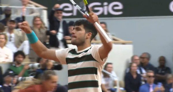 Θρίαμβος του Αλκαράθ με επική ανατροπή επί του Σίνερ στο Roland Garros