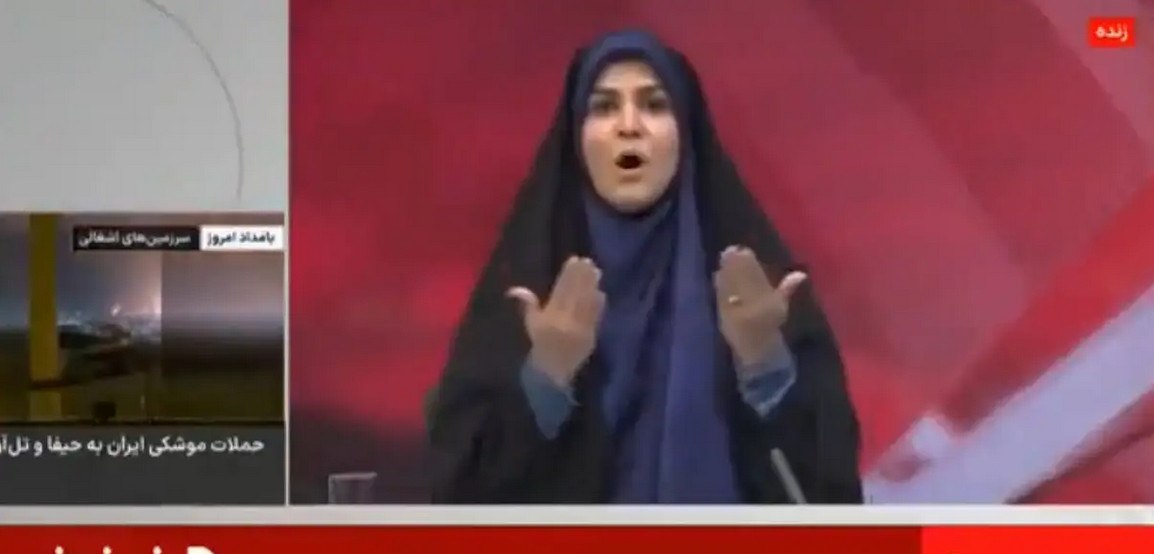 Η στιγμή που το Ισραήλ χτυπάει την κρατική τηλεόραση του Ιράν on air