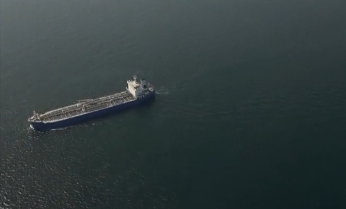 Bloomberg: Οι συνέπειες από το κλείσιμο των Στενών του Ορμούζ - Πώς επηρεάζει το εμπόριο