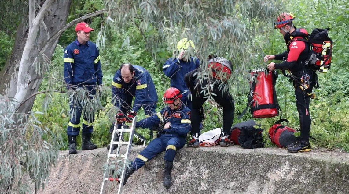 Σαμοθράκη: Ανέσυραν 49χρονο τουρίστα χωρίς τις αισθήσεις του από καταρράκτη