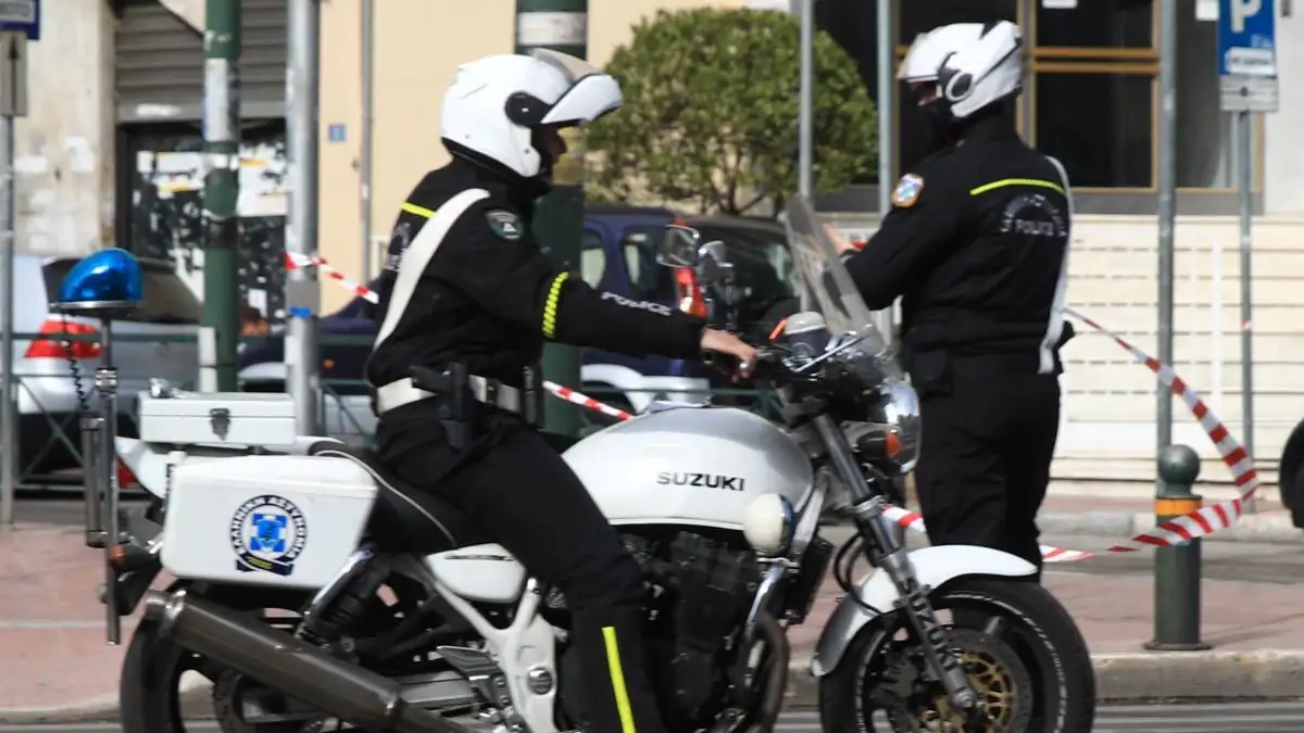 Εξόρμηση της Τροχαίας για «κόντρες» στην παραλιακή – «Κόπηκαν» 266 κλήσεις σε 1.066 ελέγχους