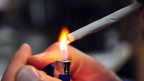 Θεσσαλονίκη: 16χρονος έσβησε τσιγάρο στην πλάτη 13χρονου μετά από καυγά