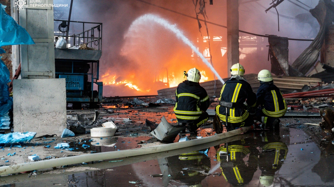 Πόλεμος στην Ουκρανία: Ο Ζελένσκι ζήτησε «αποφασιστική αντίδραση» από τους συμμάχους στις νέες ρωσικές επιθέσεις