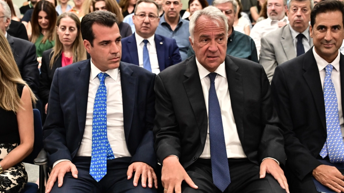 Έγινε η τελετή παράδοσης και παραλαβής στο υπουργείο Μετανάστευσης από τον Μάκη Βορίδη στον Θάνο Πλεύρη