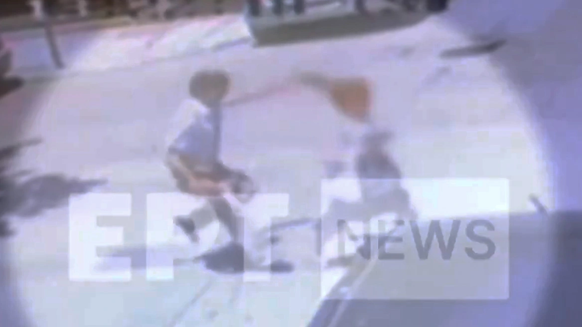 Βίντεο: Άγρια επίθεση σε ηλικιωμένη από 37χρονο - Την κλώτσησε και την έβρισε