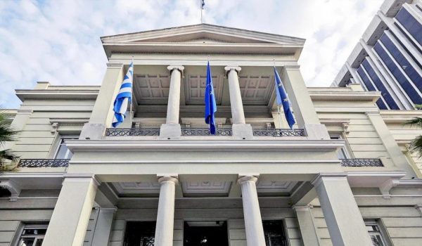Υπουργείο Εξωτερικών: Η αναγνώριση της ελληνικής γλώσσας έχει ιστορική σημασία