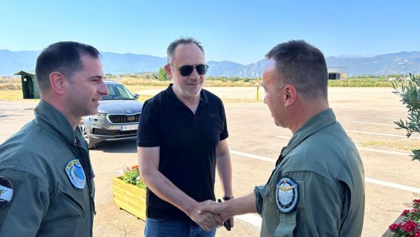 Στο αεροδρόμιο της Λαμίας ο Πανουργιάς Παπαϊωάννου - Δείτε εικόνες