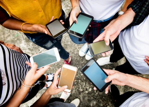 Το μέλλον των smartphone: Πλήρως ασύρματα, χωρίς θύρες και κουμπιά