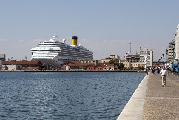 Θεσσαλονίκη: Γυναίκα ανασύρθηκε χωρίς τις αισθήσεις της από το λιμάνι της Θεσσαλονίκης