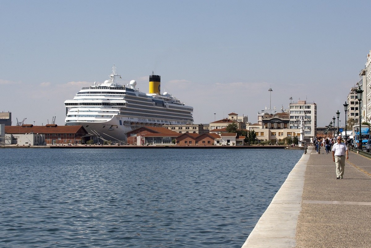 Θεσσαλονίκη: Γυναίκα ανασύρθηκε χωρίς τις αισθήσεις της από το λιμάνι της Θεσσαλονίκης