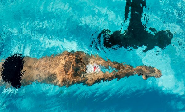 Νόσος του κολυμβητή: Όταν το καλοκαίρι γίνεται επώδυνο για τα αυτιά