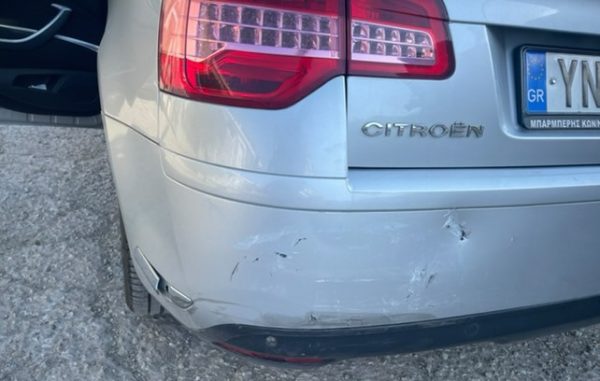 Λαμία: Ψάχνει τον οδηγό που του χτύπησε το αυτοκίνητο στην οδό Εκκλησιών