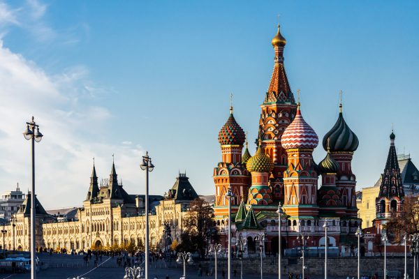 Η Ρωσία προσκαλεί αντί-woke πολίτες από τη Δύση - Τι είναι η «Βίζα Κοινών Αξιών» και σε τι αποσκοπεί