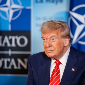 «Εξόρυξη στη Γροιλανδία; Καλύτερα στο Φεγγάρι!»: Γιατί το νησί δεν μπορεί να γίνει το εργοστάσιο σπάνιων γαιών των ΗΠΑ που οραματίζεται ο Τραμπ