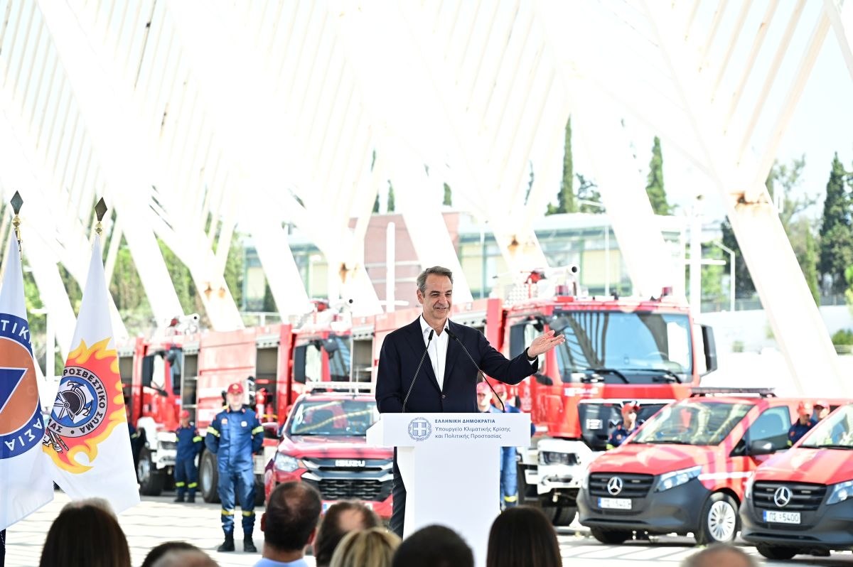 Παραδόθηκαν 164 νέα οχήματα στην Πυροσβεστική – Κυριάκος Μητσοτάκης: «Ακολουθούμε έναν σχεδιασμό ο οποίος με προσήλωση και επιμονή αποδίδει»