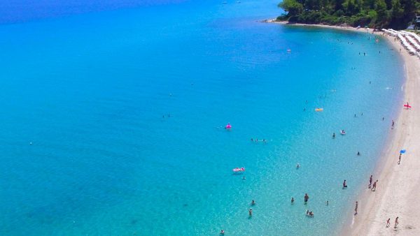 Αφαιρέθηκαν 12 γαλάζιες σημαίες από Ελληνικές ακτές