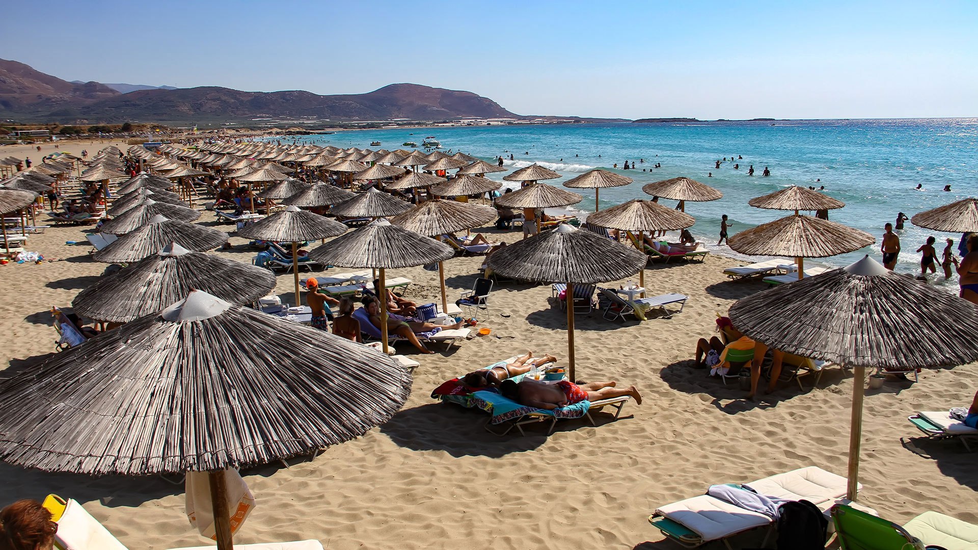 Αμερικανός φωτογράφιζε ανήλικη σε παραλία της Πρέβεζας και συνελήφθη