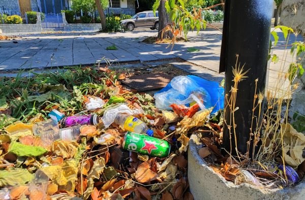 Η πλατεία στο Παγκράτι δίπλα στο 7ο Δημοτικό Σχολείο