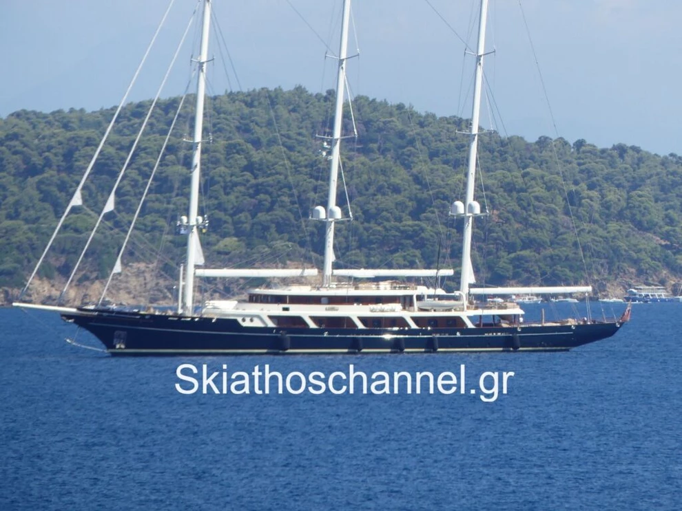 Στη Σκιάθο το επιβλητικό ιστιοπλοϊκό «EOS» μήκους 93 μέτρων, του Αμερικανού μεγιστάνα των media Μπάρι Ντίλερ