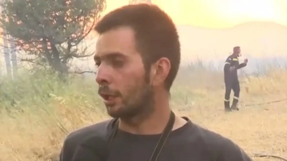 Φωτιά στην Αττική: «Διαπιστώσαμε μια κόλαση, είπα ότι θα καώ ζωντανός» λέει εθελοντής πυροσβέστης