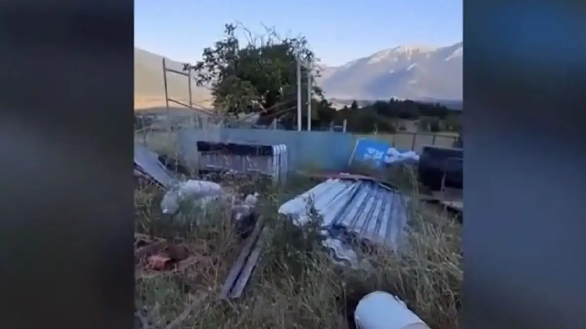 Βίντεο ντοκουμέντο από το εργοτάξιο όπου ξεκίνησε η φωτιά στο Φενεό Κορινθίας – Εργαλεία, παλέτες, μπιτόνια βενζίνης, καλώδια