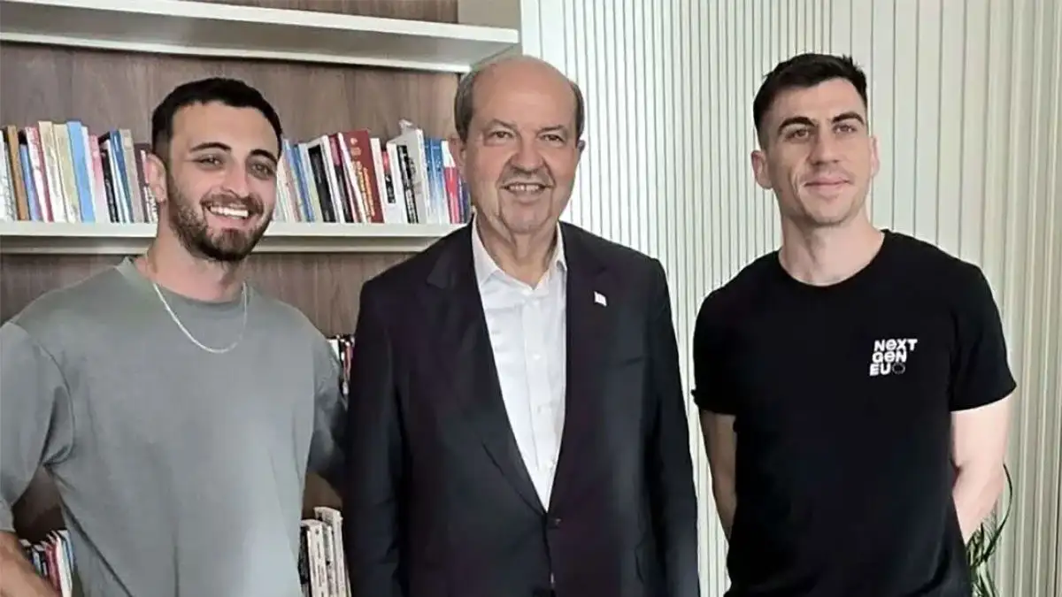 Φειδίας Παναγιώτου: Οργή στην Κύπρο – Πήρε συνέντευξη από τον ηγέτη του ψευδοκράτους, Ερσίν Τατάρ