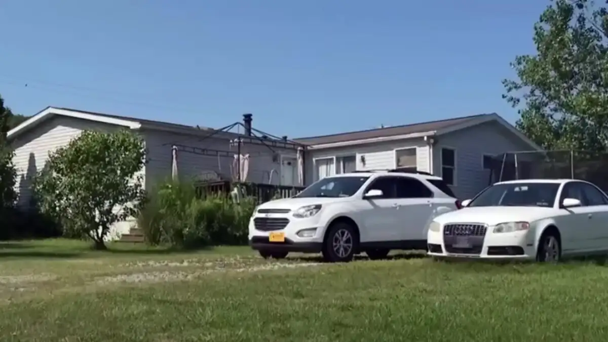 Φλόριντα: Παιδιά κλειδωμένα σε «κλουβιά» με ξύδι στο πρόσωπο για τιμωρία – Τέσσερις συλλήψεις