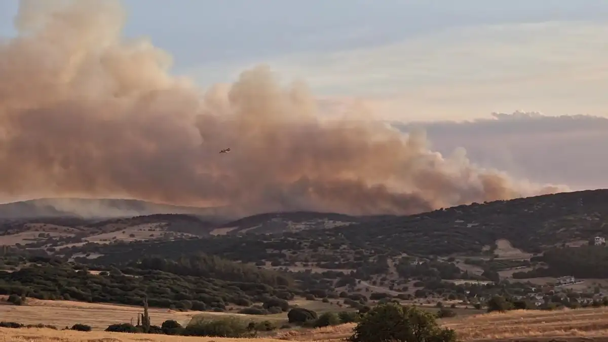 Φωτιά στο Ωραιόκαστρο: Μήνυμα από το 112 – «Παραμείνετε σε ετοιμότητα»