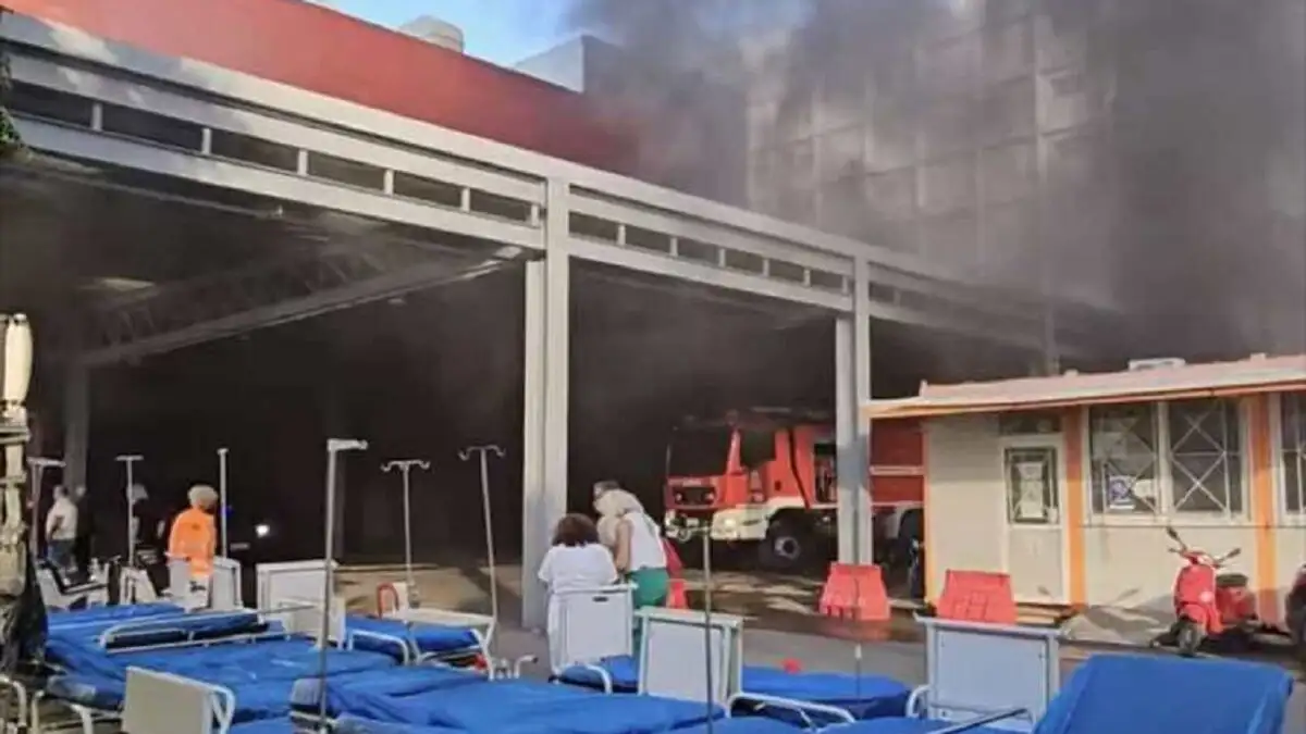 Γεωργιάδης για τη φωτιά στο νοσοκομείο «Άγιος Ανδρέας» στην Πάτρα: «Δεν κινδυνεύει ασθενής, τα αίτια ερευνώνται» – Μήνυμα από το 112